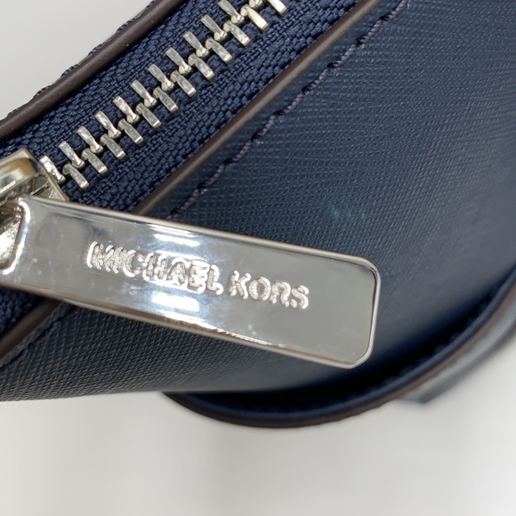 MICHAEL KORS Charlotte Large Leather Top-Zip Navy